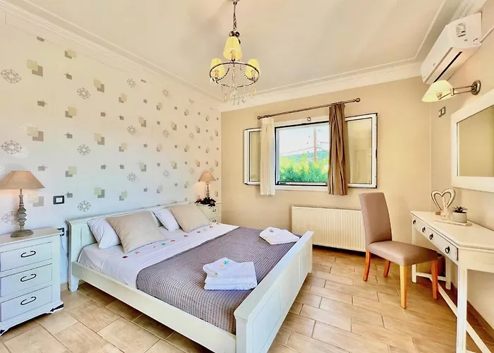 Torre Marina With Private Pool In By Dadovillas Willa Nydri (Lefkada)